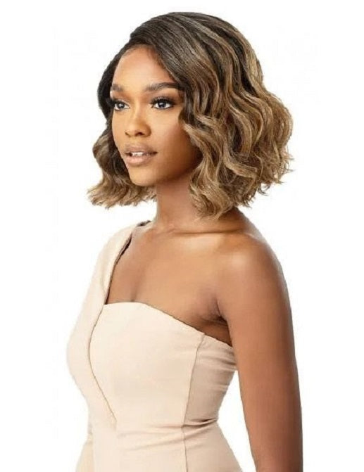 Outre Melted Hairline Synthetic Hd Transparent Lace Wig - Suvi